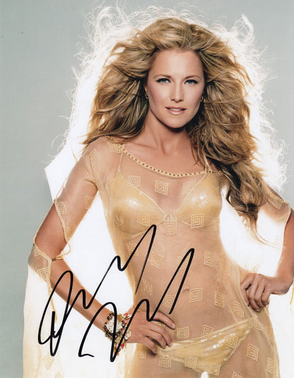 Lucy Lawless Authentic Autograph